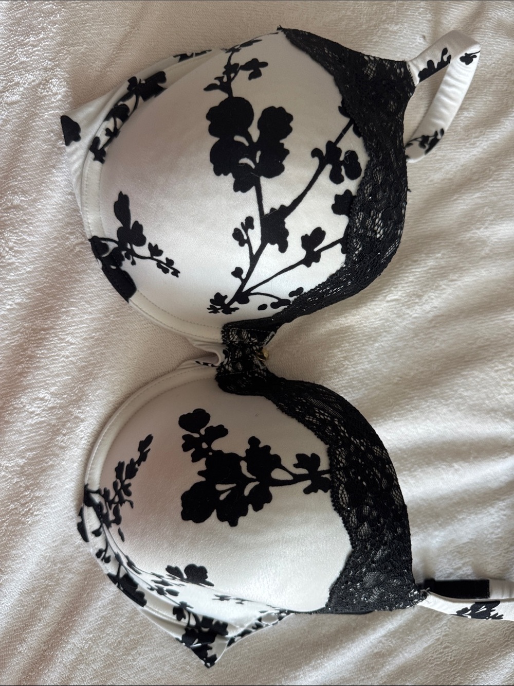 Victoria's Secret Black & White Floral Lace Bra